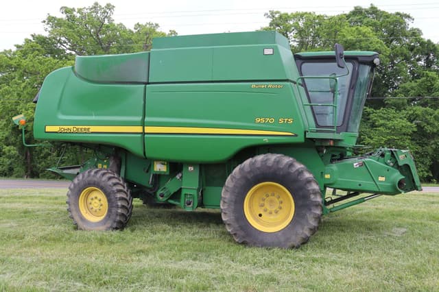 Image of John Deere 9570 STS equipment image 1