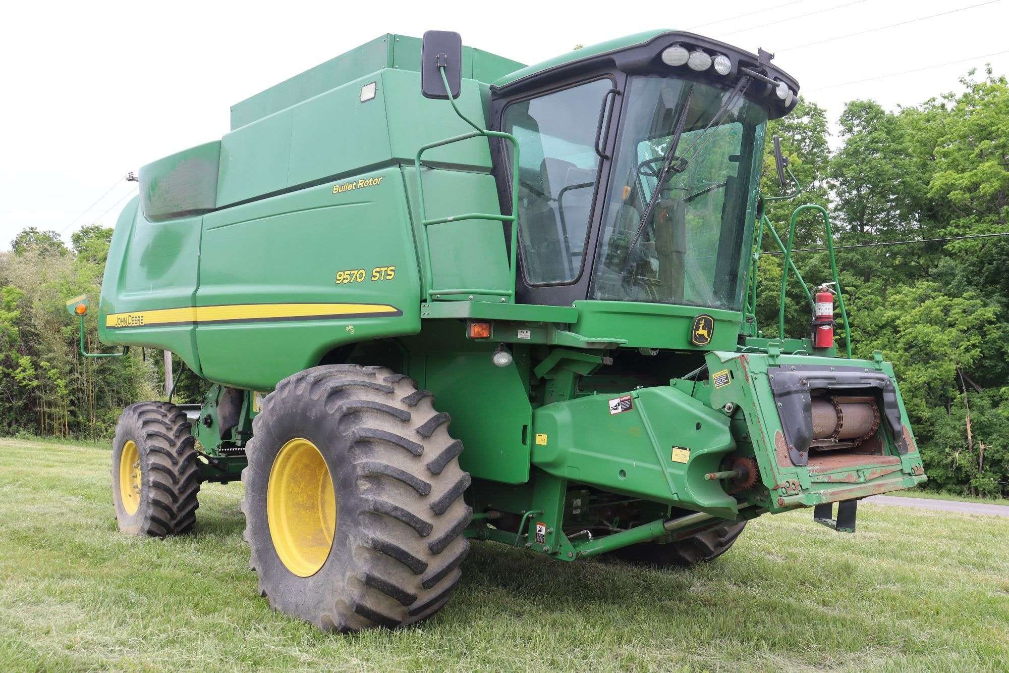 2009 John Deere 9570 STS Equipment Image0