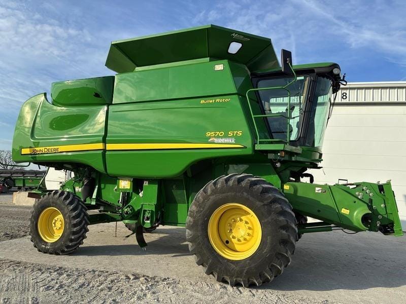 2009 John Deere 9570 STS Equipment Image0