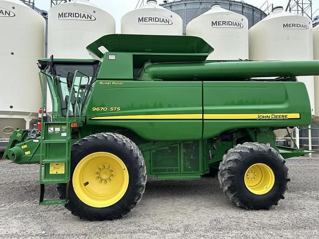 Image of John Deere 9670 STS equipment image 2