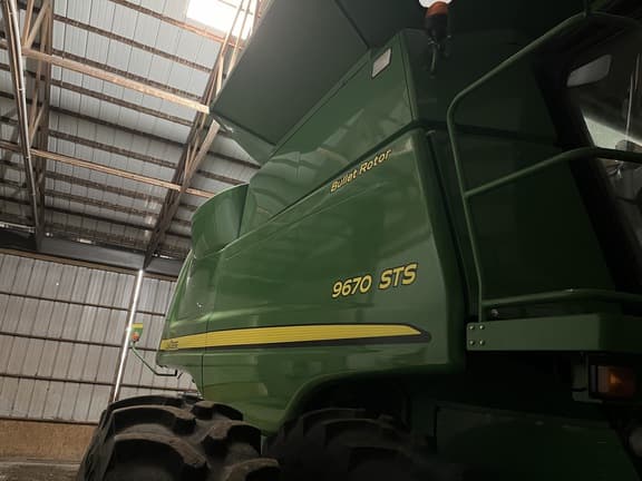 Image of John Deere 9670 STS equipment image 2