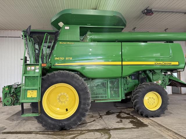 Image of John Deere 9670 STS equipment image 1