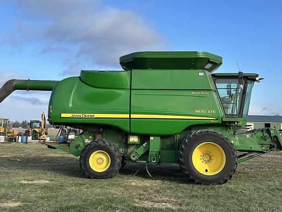 Image of John Deere 9670 STS equipment image 2