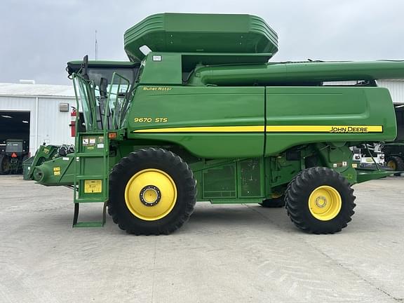 Image of John Deere 9670 STS equipment image 3