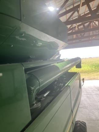 Image of John Deere 9670 STS equipment image 1