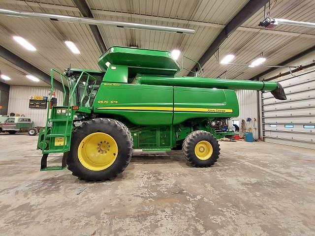 Image of John Deere 9670 STS equipment image 1