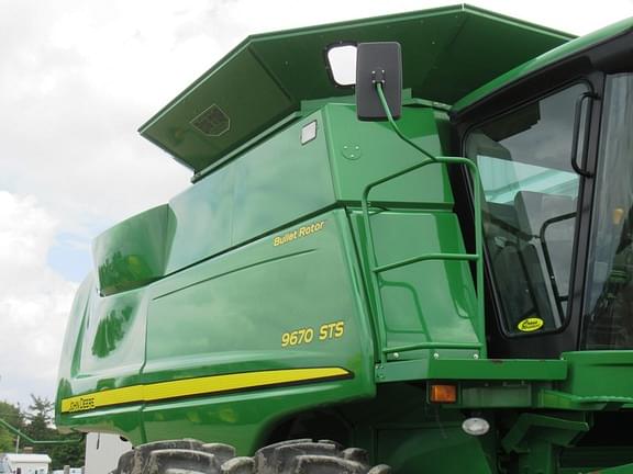Image of John Deere 9670 STS equipment image 2