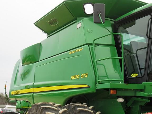 Image of John Deere 9670 STS equipment image 2