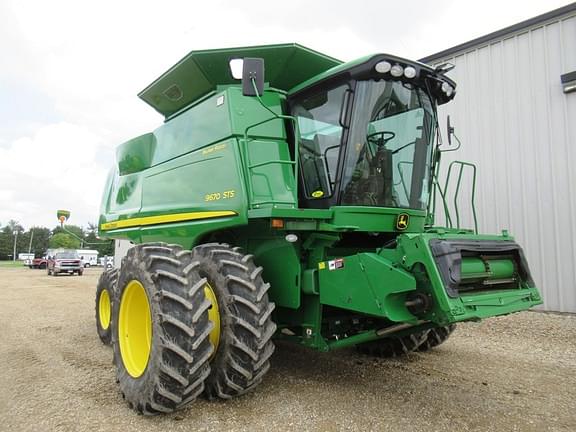 Image of John Deere 9670 STS equipment image 1