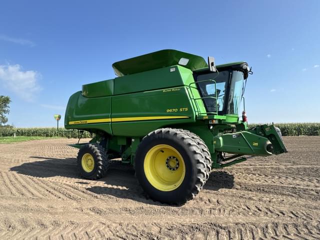 Image of John Deere 9670 STS equipment image 1