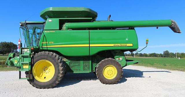 Image of John Deere 9670 STS equipment image 3