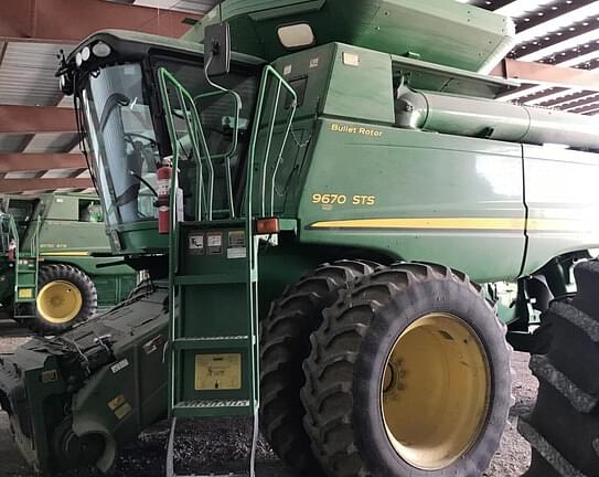 Image of John Deere 9670 STS equipment image 3