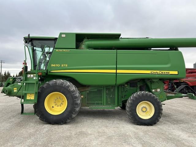 Image of John Deere 9670 STS equipment image 2
