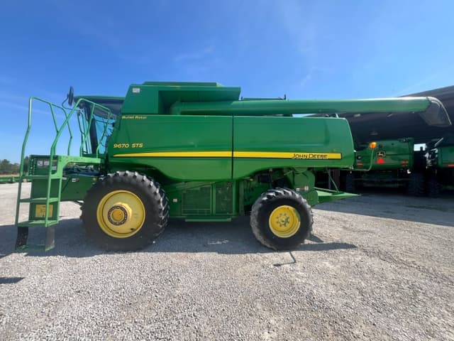 Image of John Deere 9670 STS equipment image 1