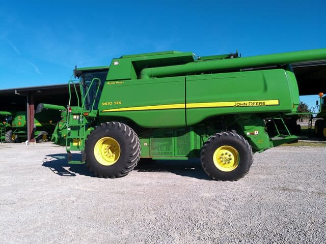Image of John Deere 9670 STS equipment image 1
