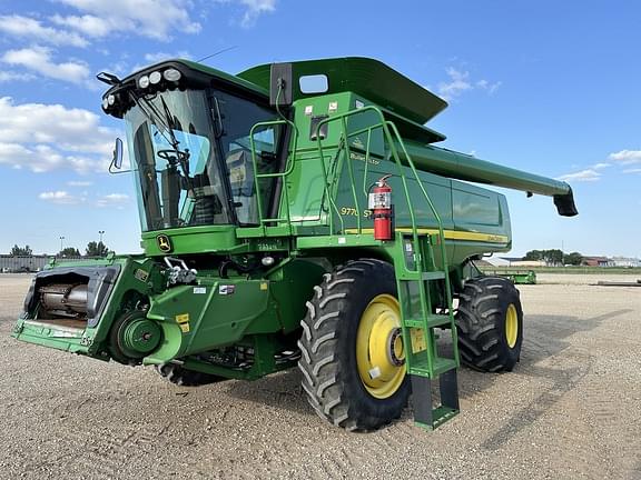 Image of John Deere 9770 STS equipment image 1