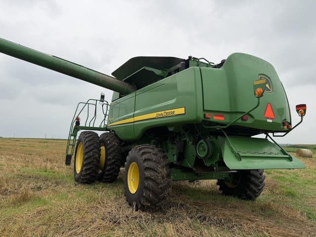 Image of John Deere 9770 STS equipment image 4