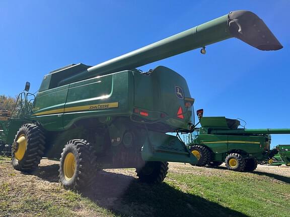 Image of John Deere 9770 STS equipment image 4