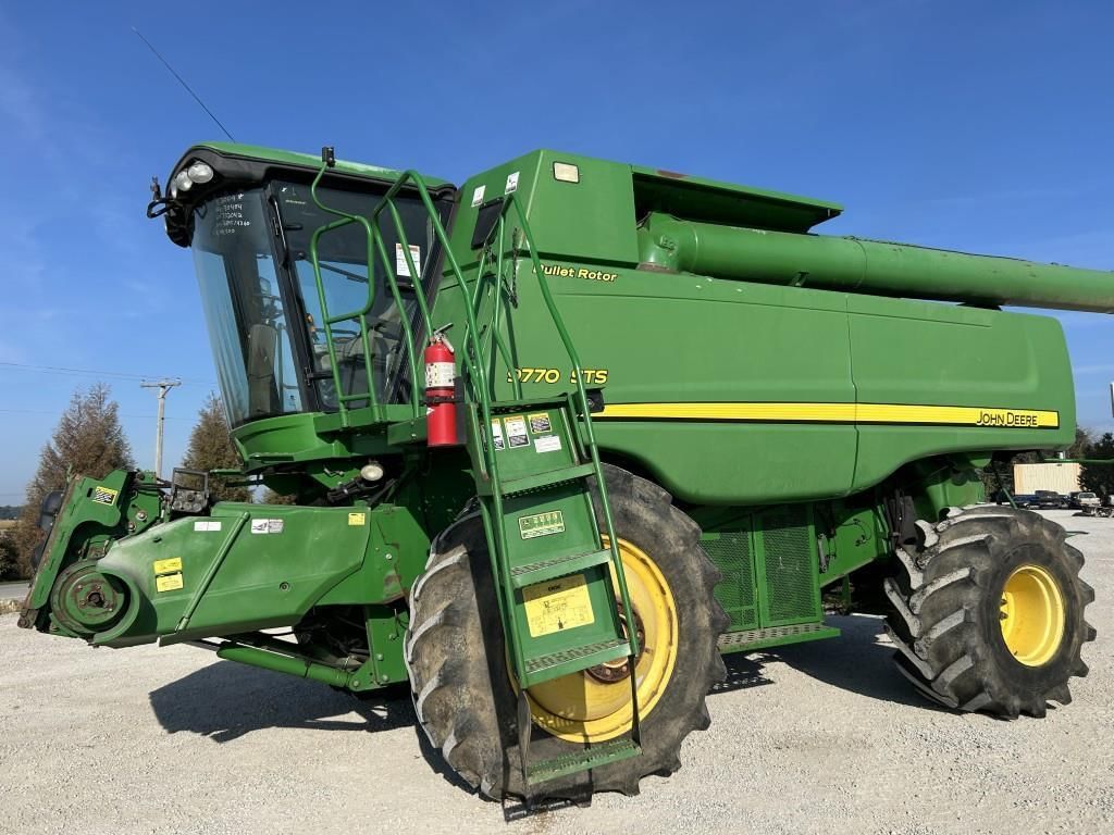 2009 John Deere 9770 STS Equipment Image0