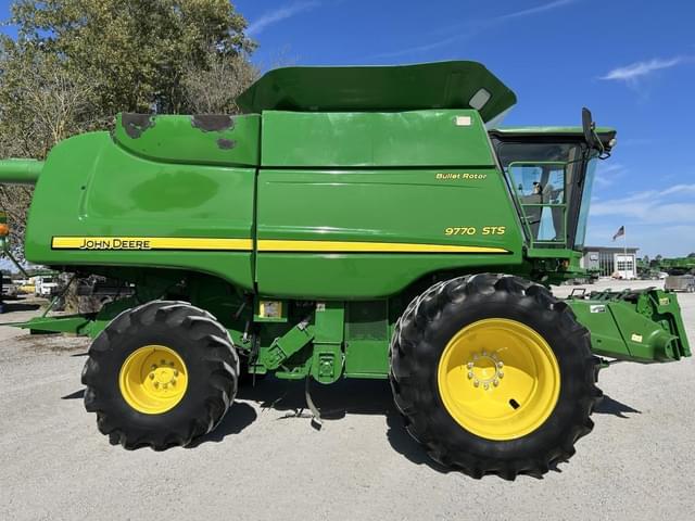 Image of John Deere 9770 STS equipment image 3