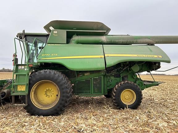 Image of John Deere 9770 STS equipment image 1