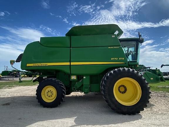 Image of John Deere 9770 STS equipment image 1