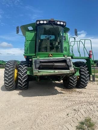 Image of John Deere 9770 STS equipment image 2