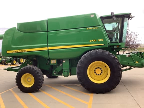 Image of John Deere 9770 STS equipment image 3
