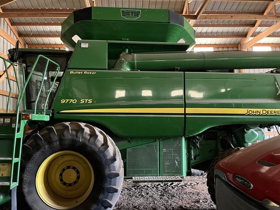 2009 John Deere 9770 STS Equipment Image0
