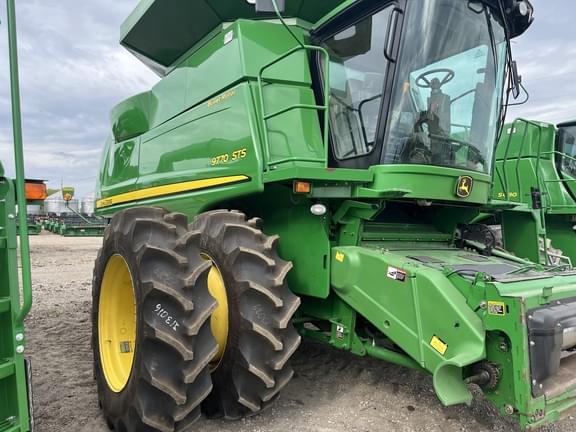 Image of John Deere 9770 STS equipment image 4
