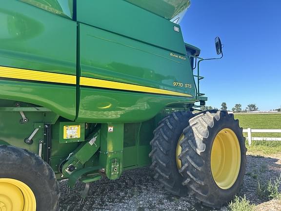 Image of John Deere 9770 STS equipment image 3