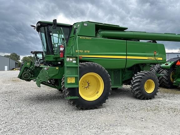 Image of John Deere 9770 STS equipment image 1