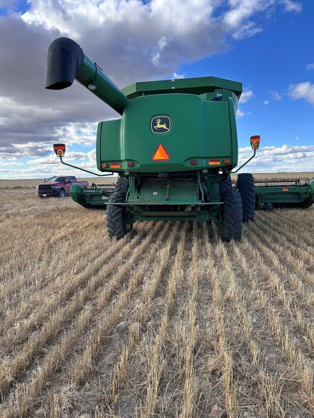 Image of John Deere 9770 STS equipment image 2