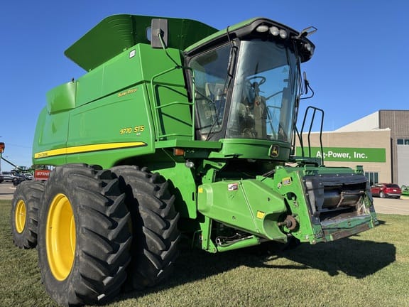 2009 John Deere 9770 STS Equipment Image0