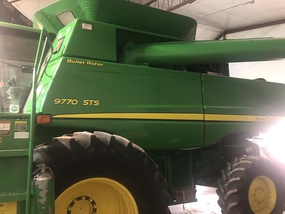 Image of John Deere 9770 STS equipment image 1