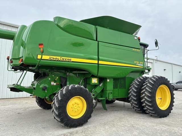 Image of John Deere 9770 STS equipment image 3