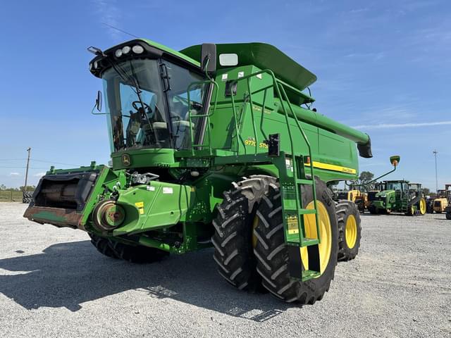 Image of John Deere 9770 STS equipment image 3