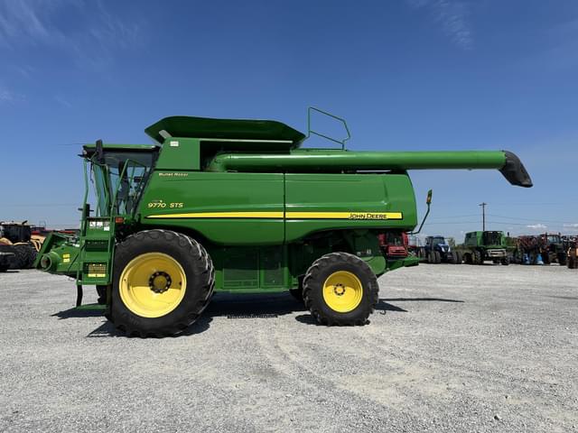 Image of John Deere 9770 STS equipment image 1
