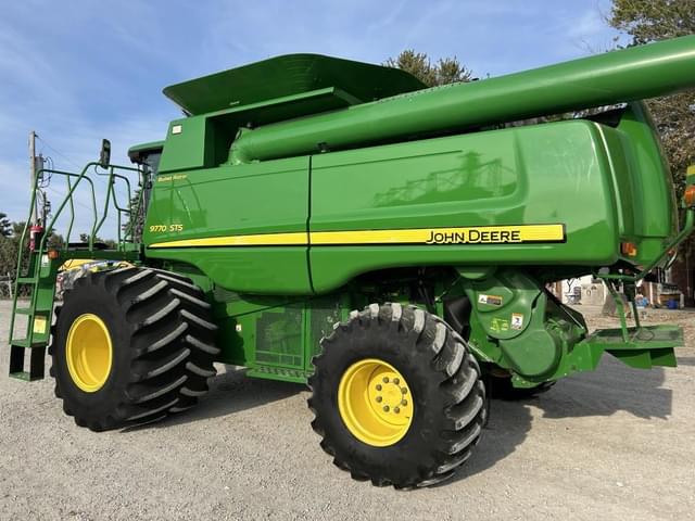 Image of John Deere 9770 STS equipment image 4