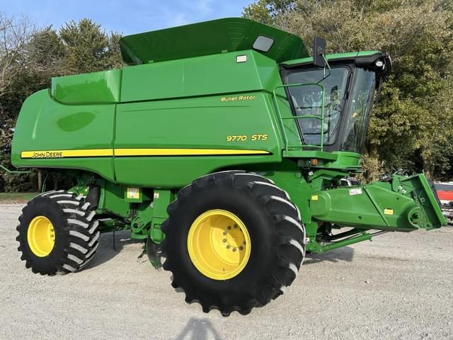 Image of John Deere 9770 STS equipment image 1