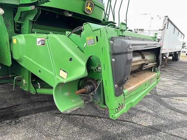 Image of John Deere 9770 STS equipment image 4