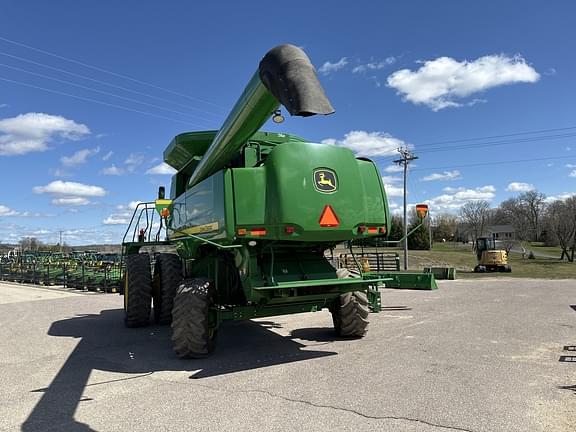 Image of John Deere 9770 STS equipment image 2