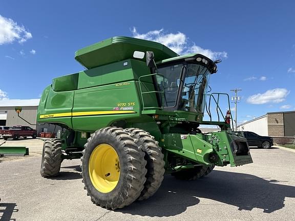 Image of John Deere 9770 STS equipment image 3