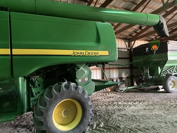 Image of John Deere 9770 STS equipment image 2