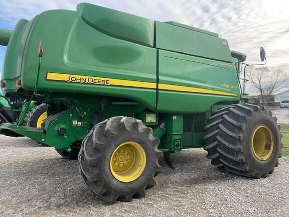 Image of John Deere 9770 STS equipment image 2