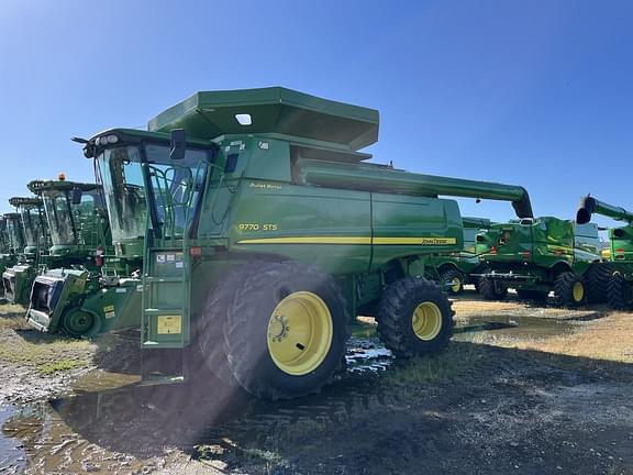 Image of John Deere 9770 STS equipment image 1