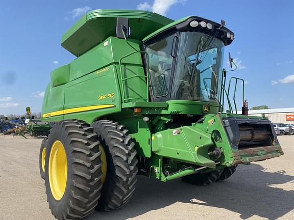 Image of John Deere 9870 STS equipment image 2