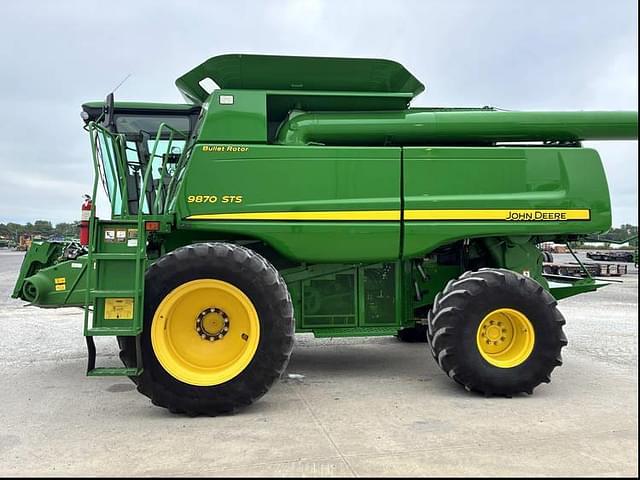 Image of John Deere 9870 STS equipment image 4