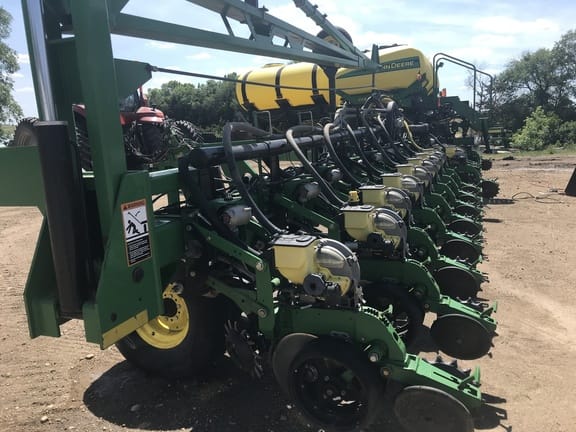 Main image John Deere DB44