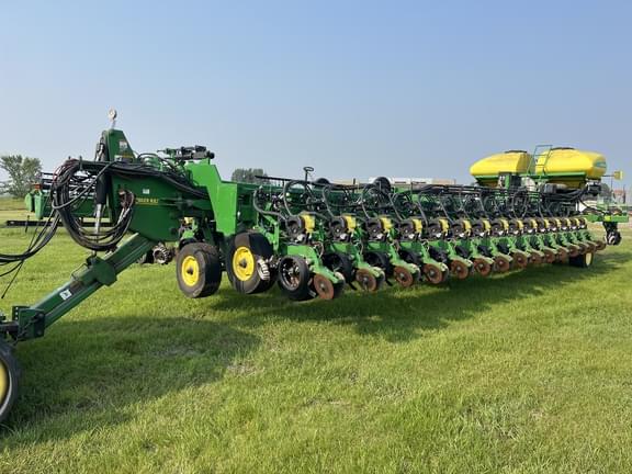 Image of John Deere DB90 equipment image 1